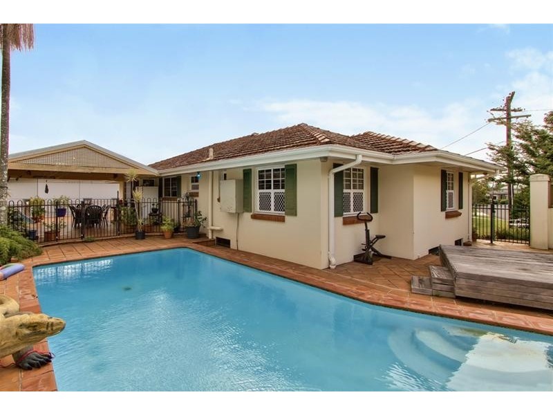 42 Kneale Street, Holland Park West QLD 4121