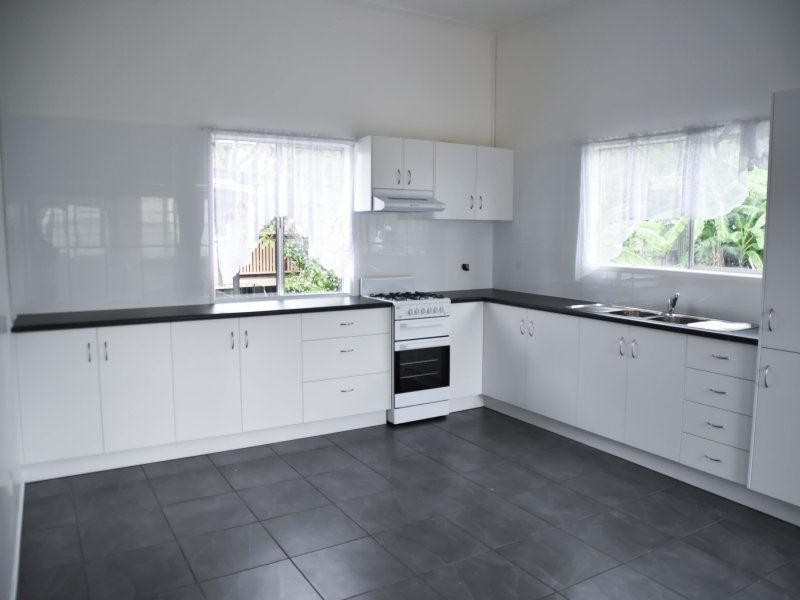 38 Laura Street, Highgate Hill QLD 4101