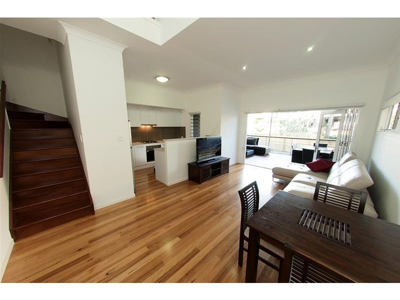 8/61 Prout Street, Camp Hill QLD 4152