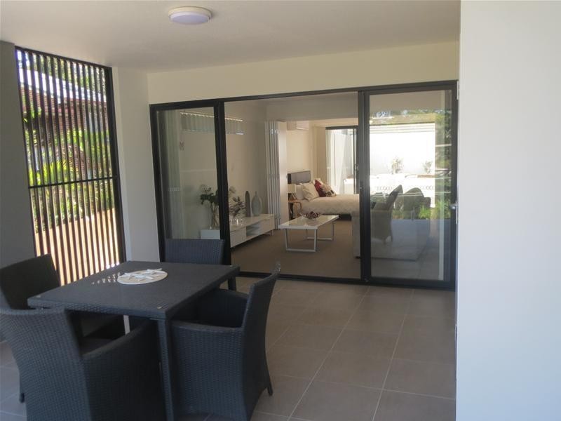 21 Fenton Street, Fairfield QLD 4103