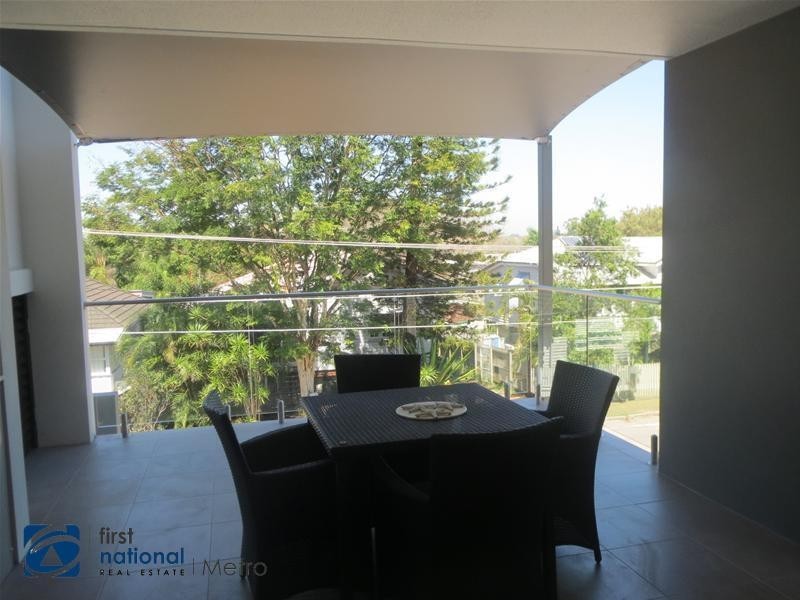 21 Fenton Street, Fairfield QLD 4103