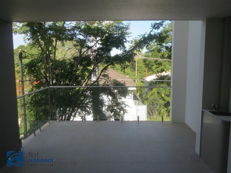 21 Fenton Street, Fairfield QLD 4103