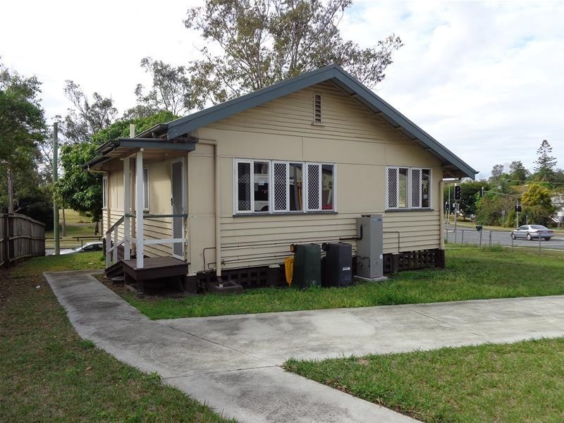 4 Hyde Road, Yeronga QLD 4104