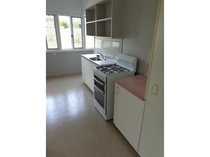 4 Hyde Road, Yeronga QLD 4104