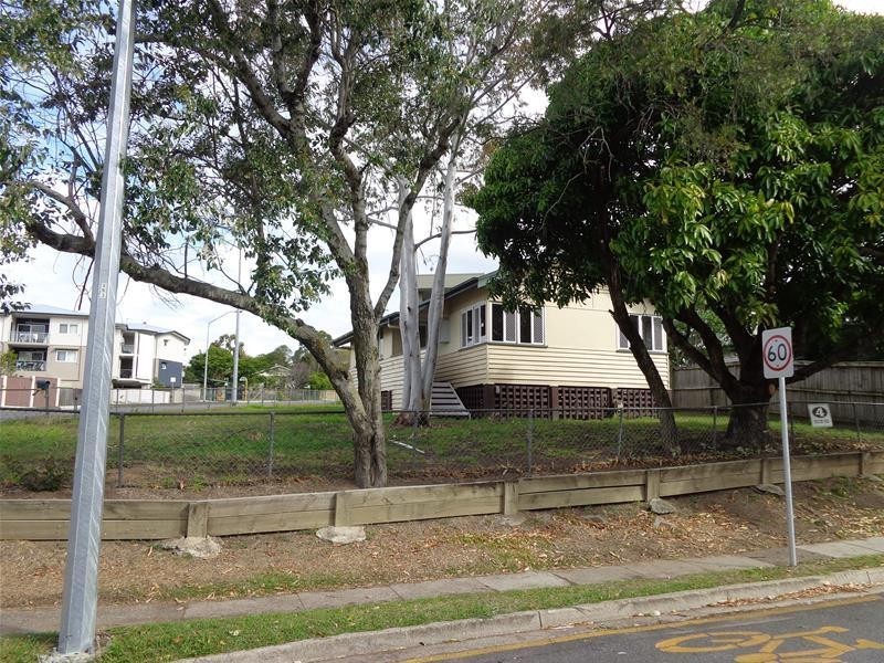 4 Hyde Road, Yeronga QLD 4104