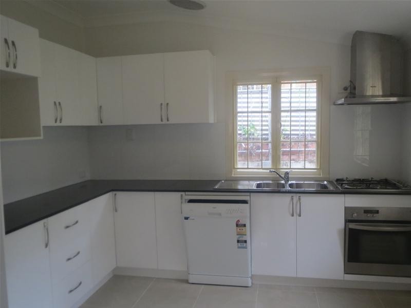 10 Baynes Street, Highgate Hill QLD 4101