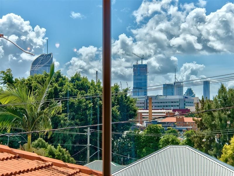 4 Tillot Street, Dutton Park QLD 4102