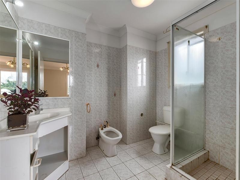 4 Tillot Street, Dutton Park QLD 4102