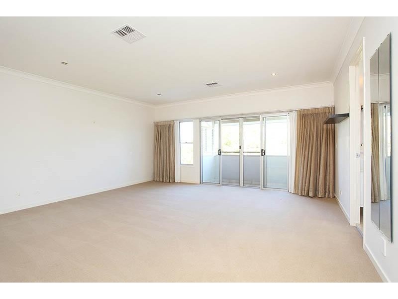 1 Lochaber Street, Dutton Park QLD 4102