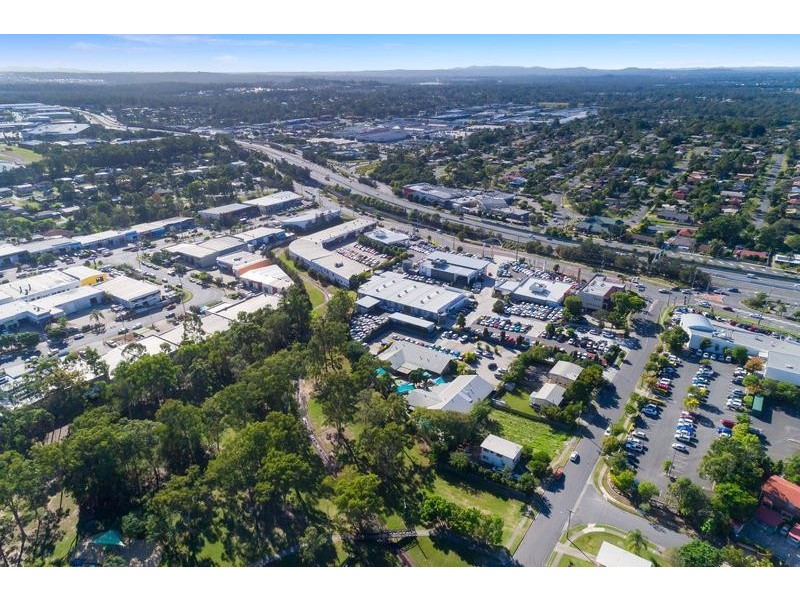 17 Helen Street, Hillcrest QLD 4118