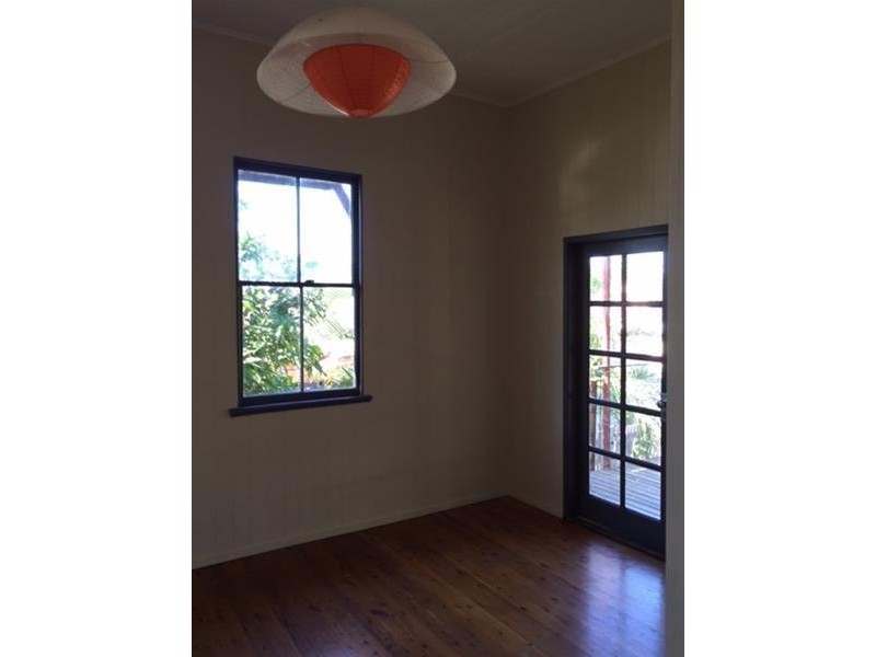 57 Mossgrove Street, Woolloongabba QLD 4102