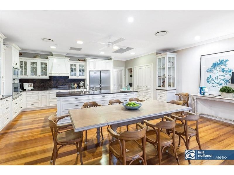 9 Palm Avenue, Fairfield QLD 4103