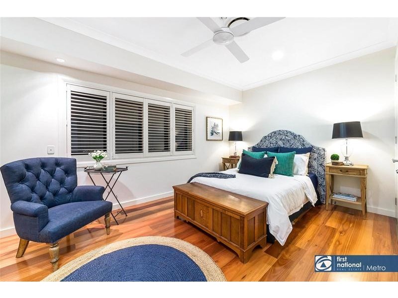 9 Palm Avenue, Fairfield QLD 4103