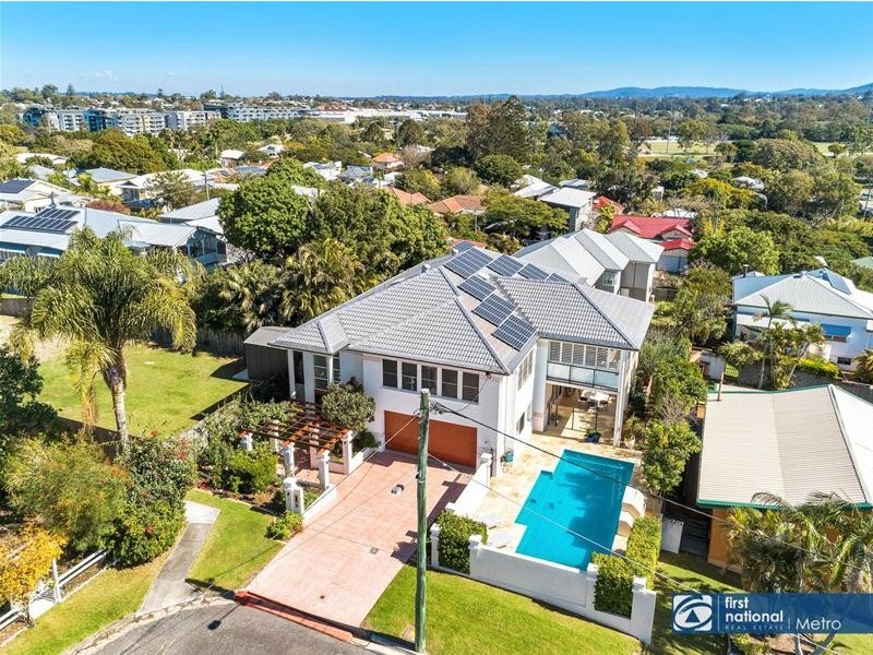 9 Palm Avenue, Fairfield QLD 4103