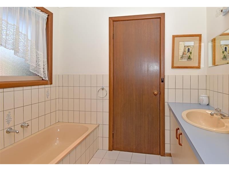 1/83-85 Helms Street, Newcomb VIC 3219