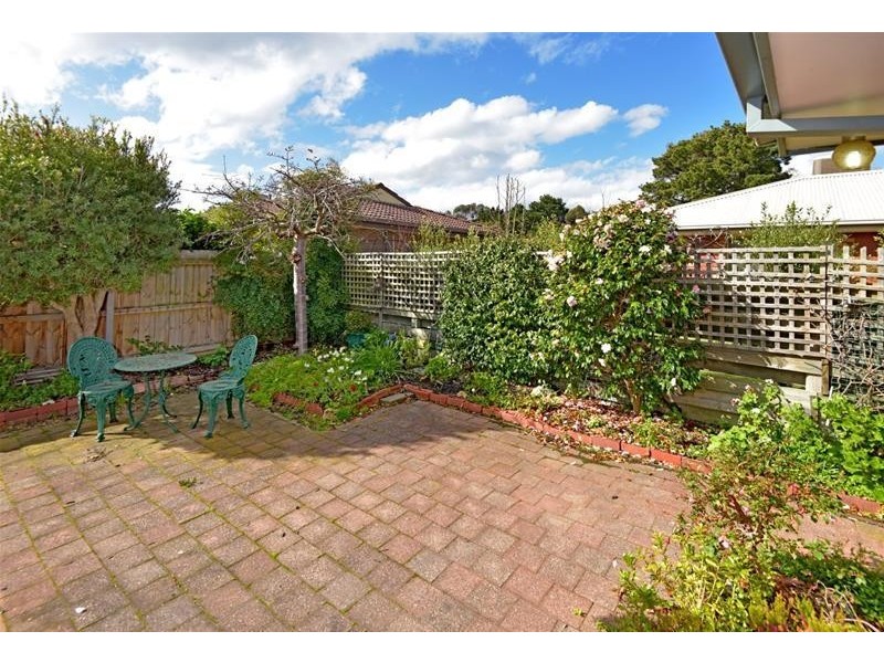 1/83-85 Helms Street, Newcomb VIC 3219