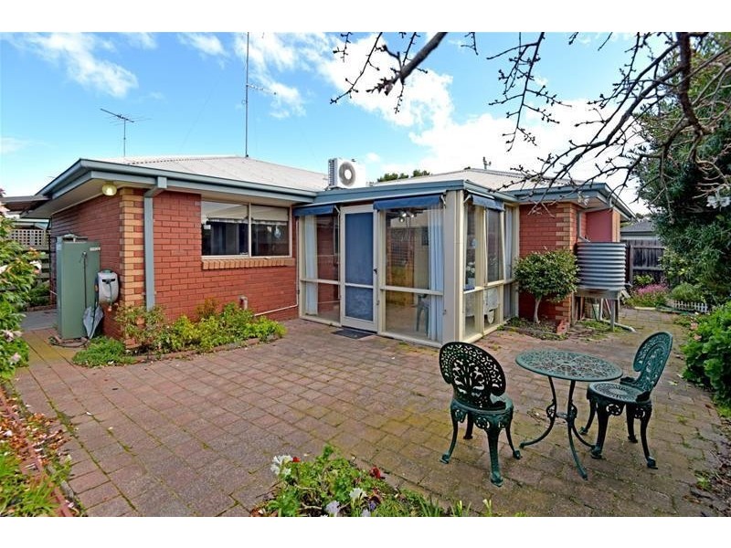 1/83-85 Helms Street, Newcomb VIC 3219