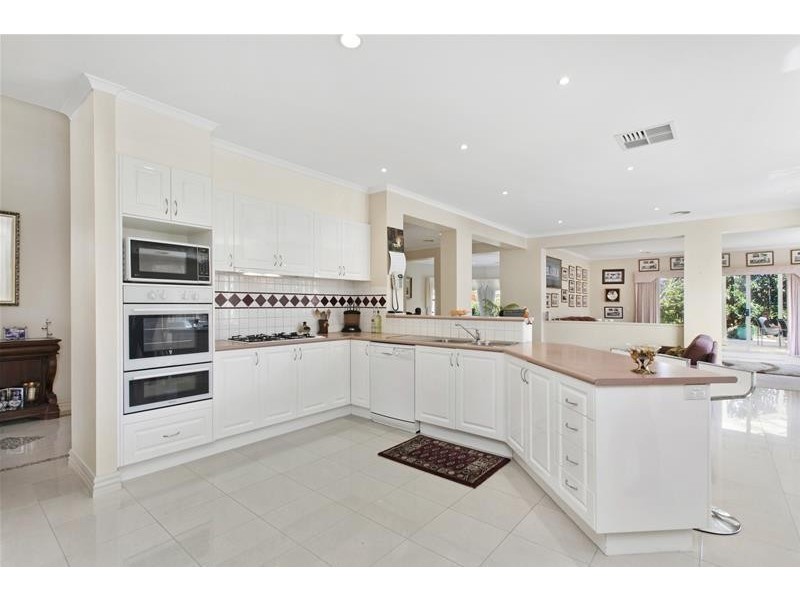 16 Waugh Court, Leopold VIC 3224