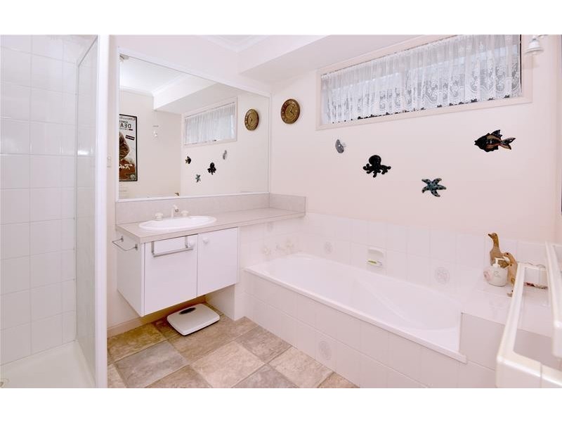 34 Heytesbury Drive, Leopold VIC 3224