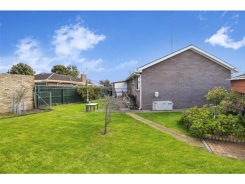 1 Claremont Drive, Leopold VIC 3224
