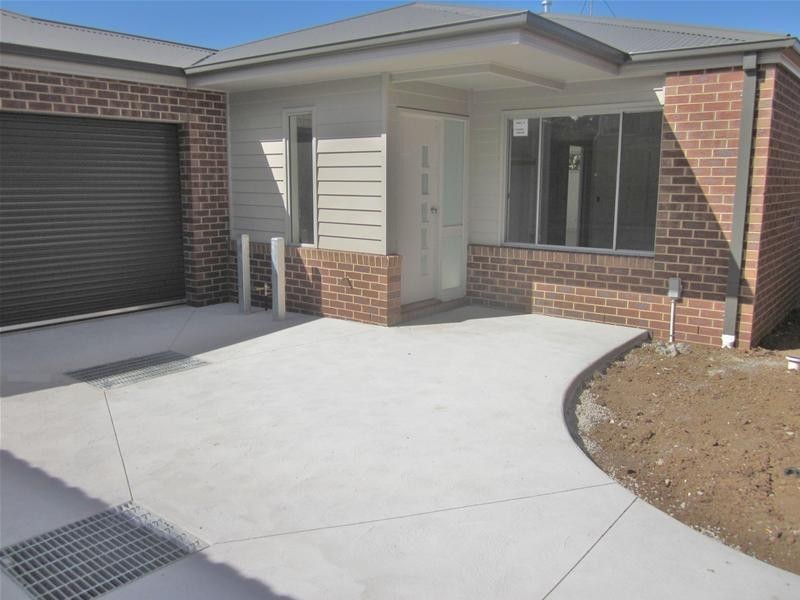 3/7 Ferry Grove, Newcomb VIC 3219