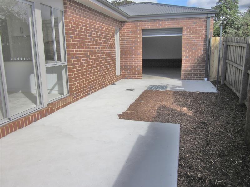 3/7 Ferry Grove, Newcomb VIC 3219