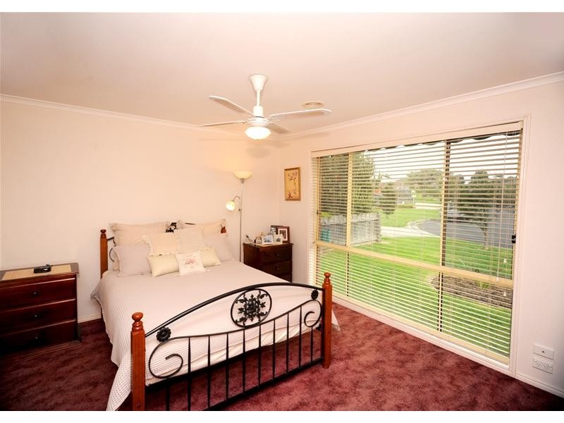 8 Tara Court, Leopold VIC 3224