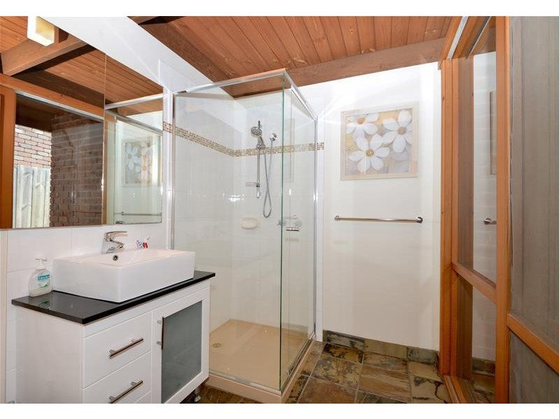 42 Darrambal Crescent, Leopold VIC 3224