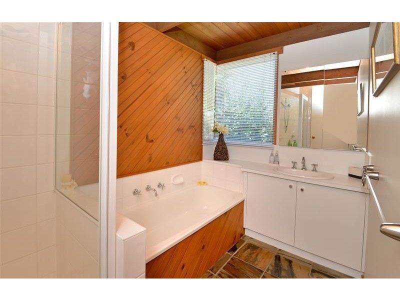 42 Darrambal Crescent, Leopold VIC 3224