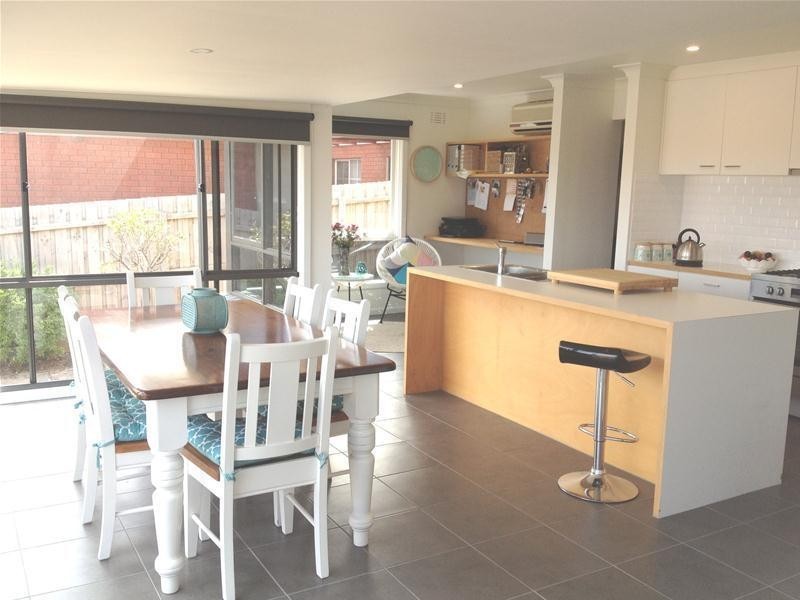 10 Kanimbla Avenue, Leopold VIC 3224