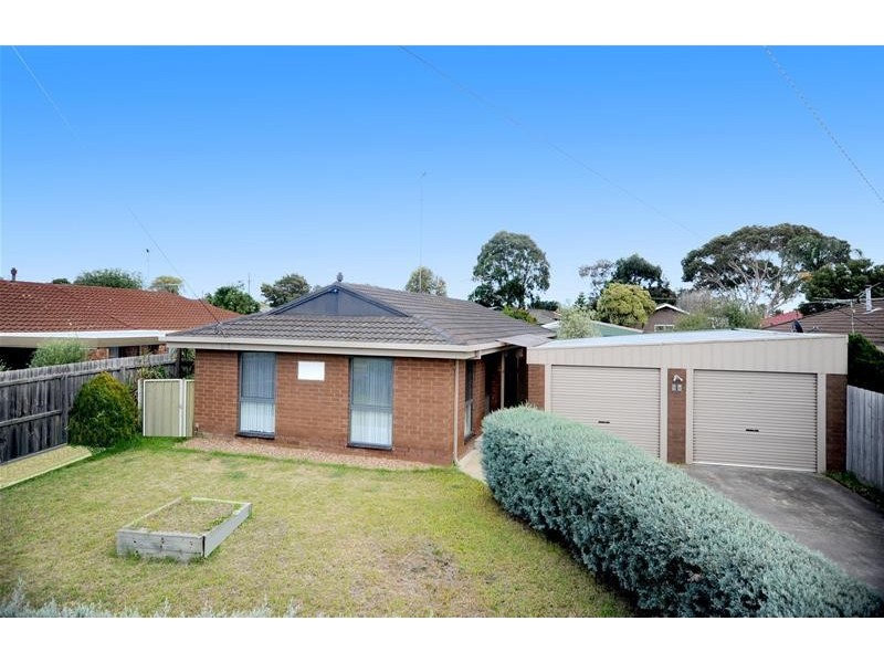 17 Cornthwaite  Crescent, Leopold VIC 3224