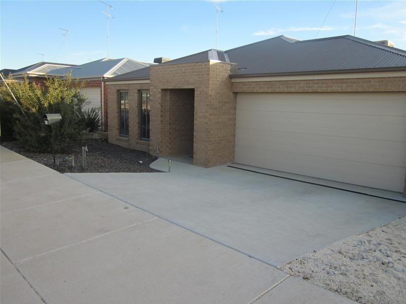 17 Hillclimb Drive, Leopold VIC 3224