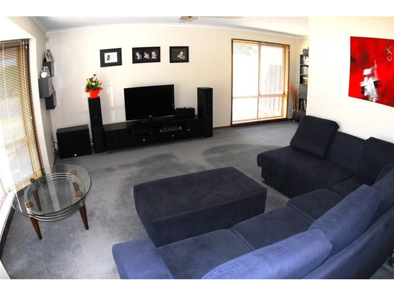 9 Meadenhall Drive, St Albans Park VIC 3219