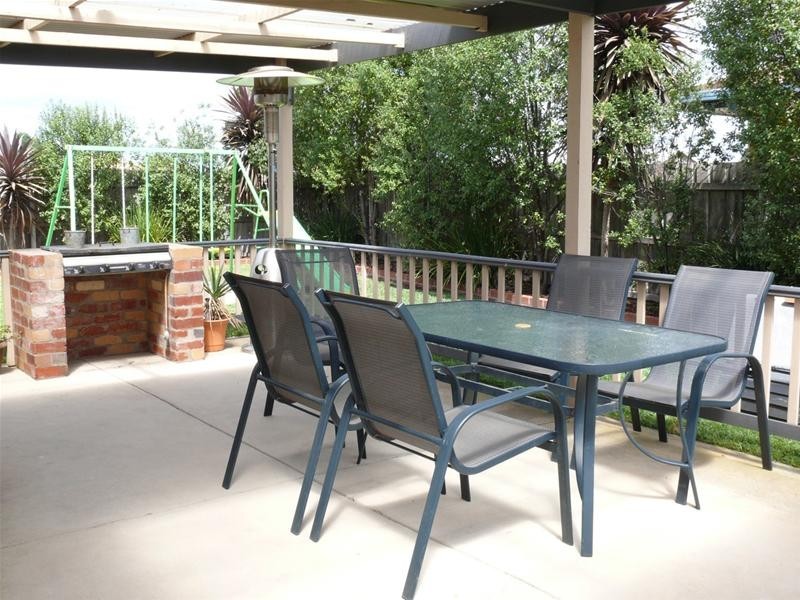 9 Meadenhall Drive, St Albans Park VIC 3219