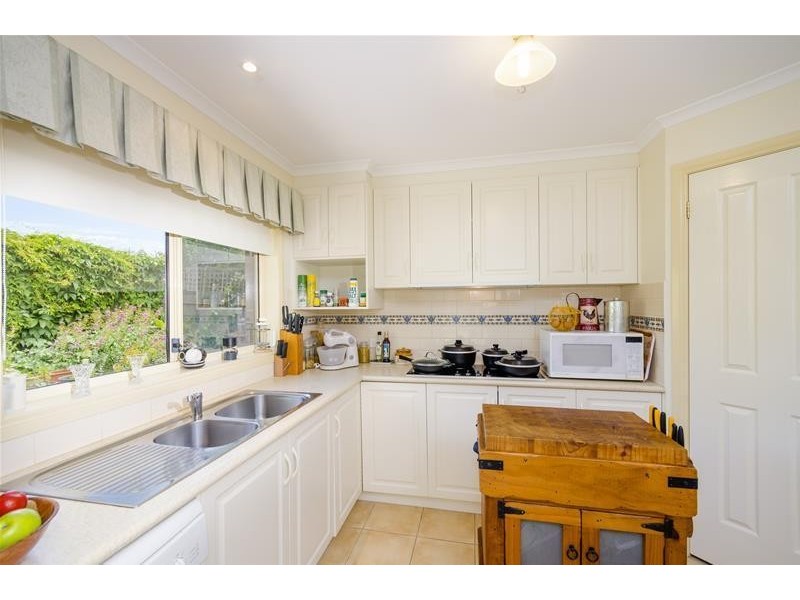 16 Falkirk Place, Leopold VIC 3224