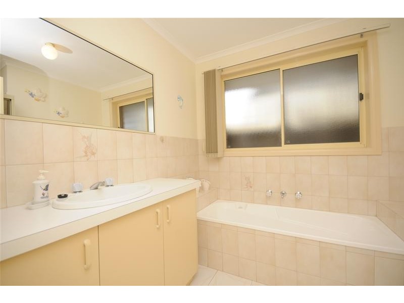 24 The Court, Leopold VIC 3224
