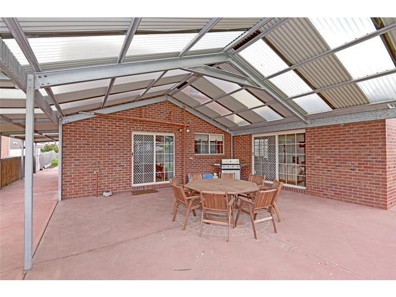 16 Burchill Court, Leopold VIC 3224