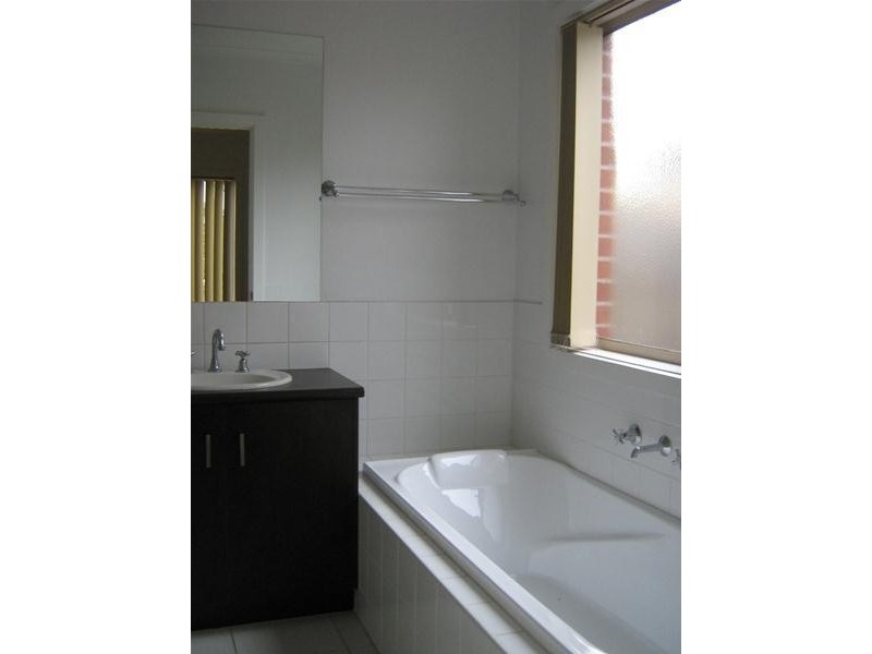 1/34 Donvale Drive, Leopold VIC 3224