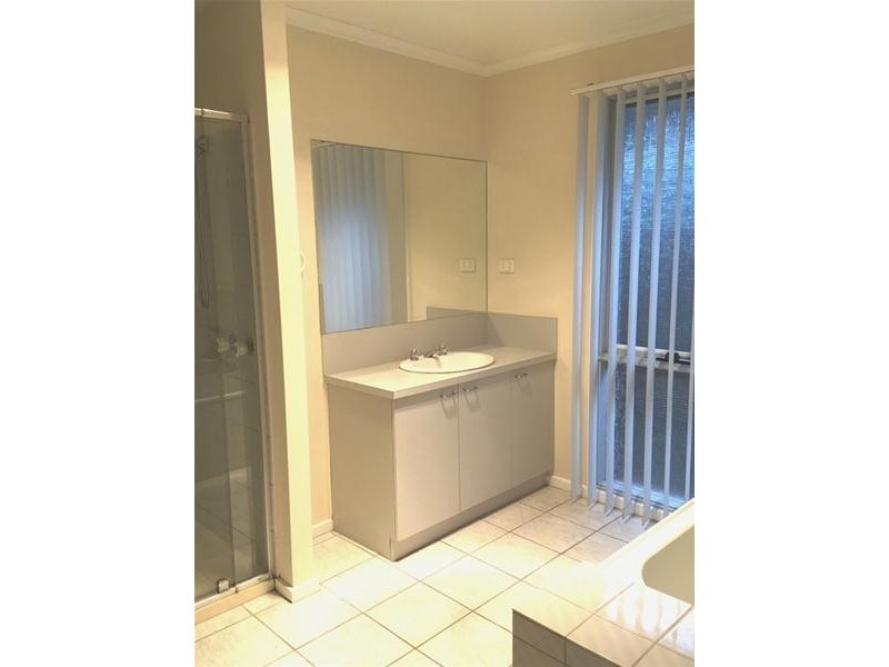 6 Warrawee Road, Leopold VIC 3224