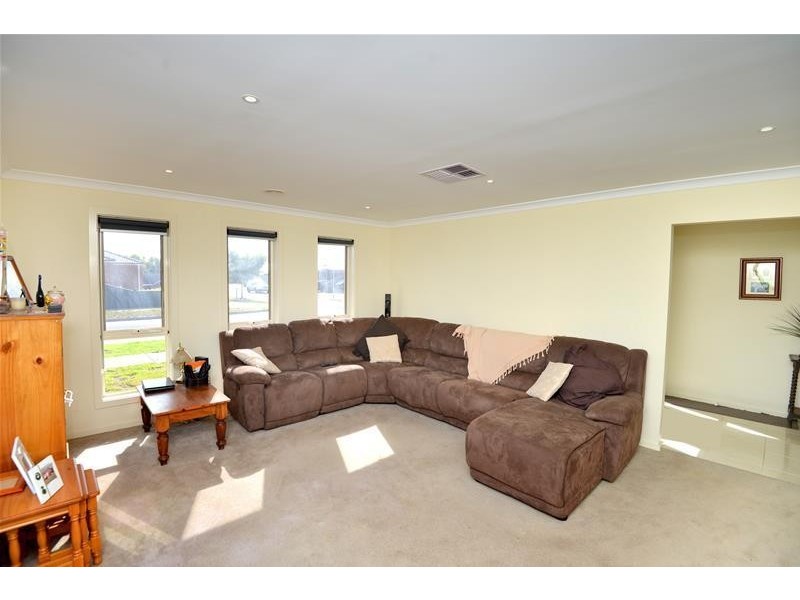 26 Grassland Grove, Leopold VIC 3224