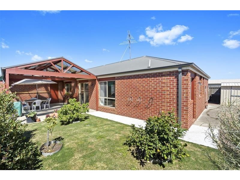16 Silver Gull Court, Leopold VIC 3224