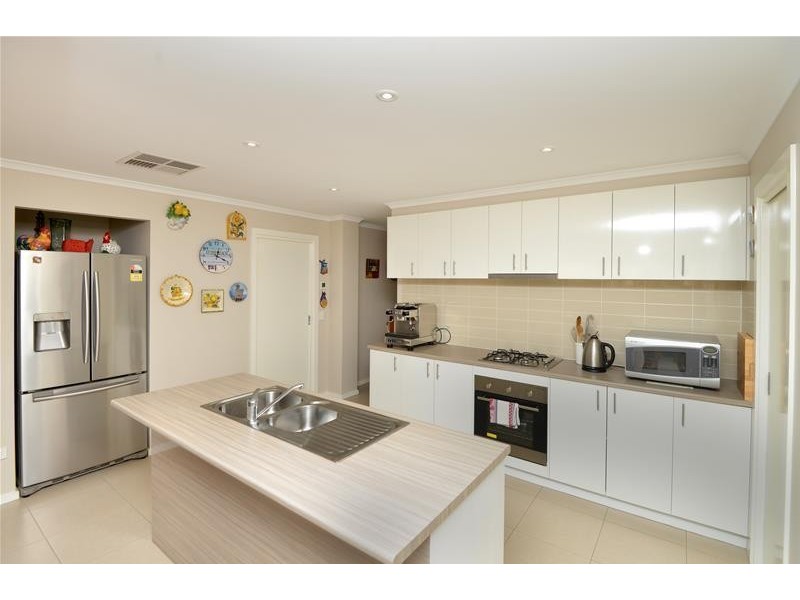 4 Iluka Lane, Leopold VIC 3224