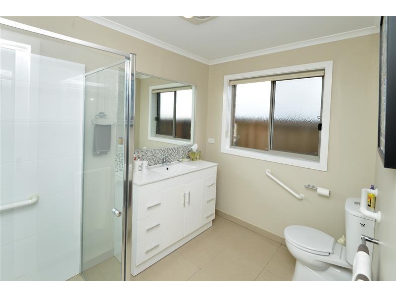 4 Iluka Lane, Leopold VIC 3224