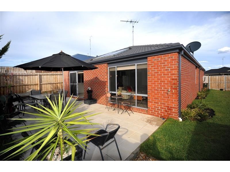 18 Pickworth Drive, Leopold VIC 3224