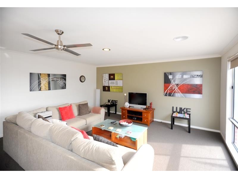 18 Pickworth Drive, Leopold VIC 3224