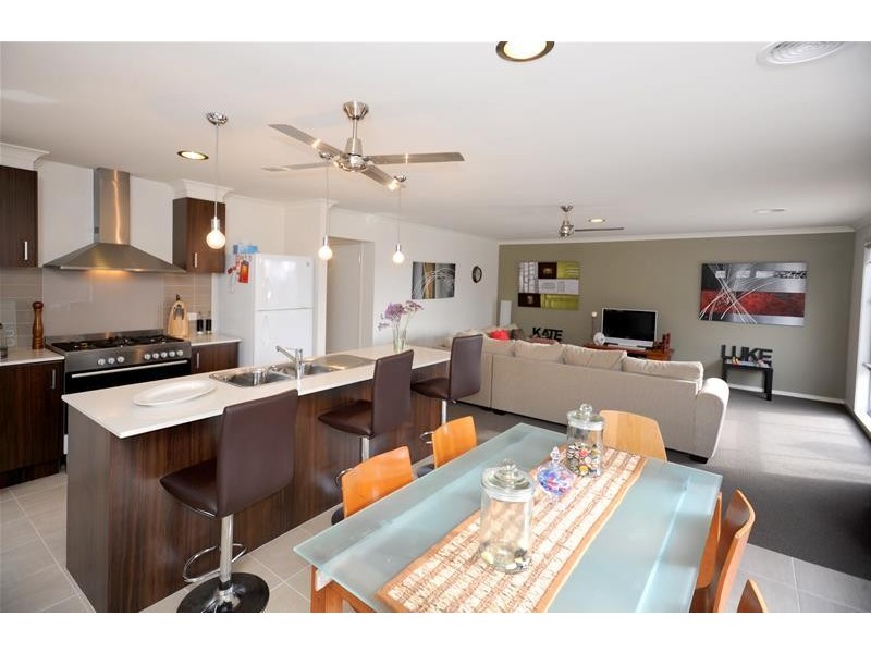 18 Pickworth Drive, Leopold VIC 3224