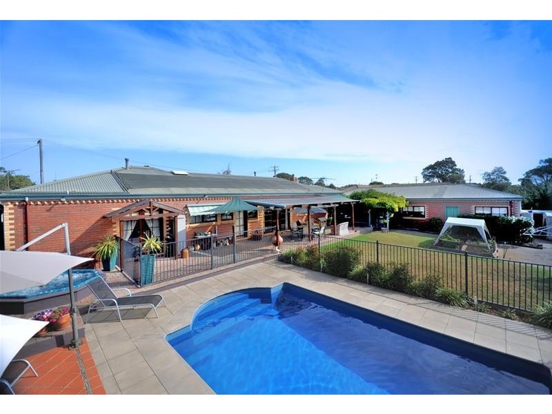 35-37 Cornthwaite Crescent, Leopold VIC 3224