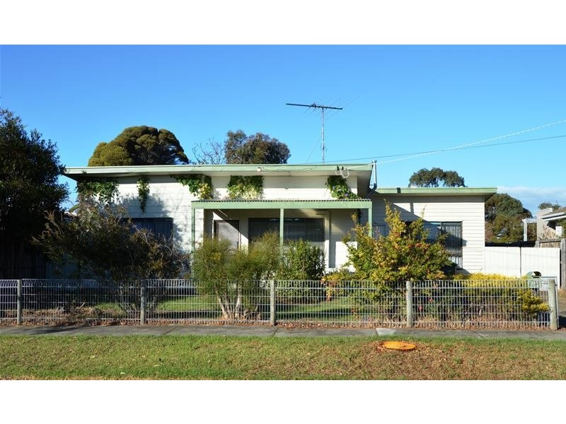 34 Truscott Street, Whittington VIC 3219