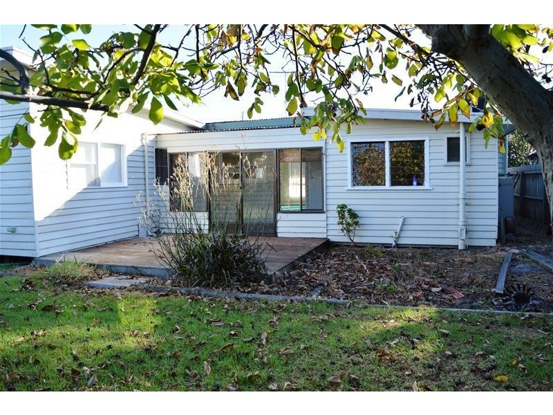 34 Truscott Street, Whittington VIC 3219