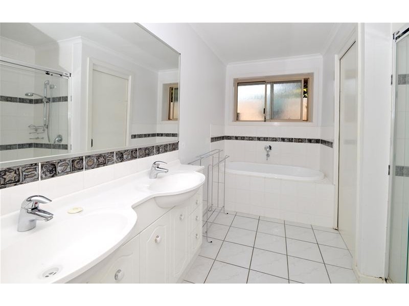 44 Darrambal Crescent, Leopold VIC 3224